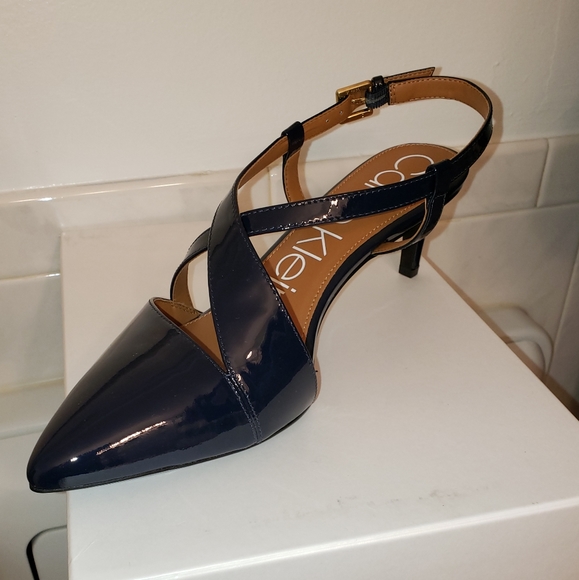 Shoes - Picture 2 of 3